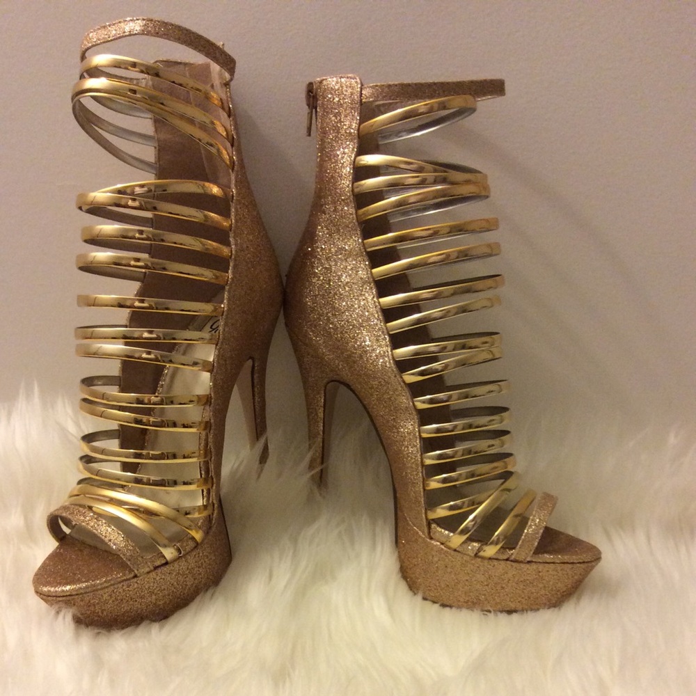 Speed Limit 98 Gold Glitter Platform Sandal!!